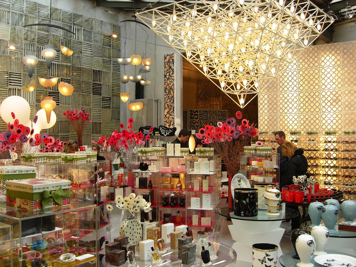 Perfume area in 10 Corso Como Outlet
