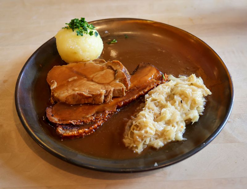 Kartoffel Klöße and Schweinebraten Scheiben Meal