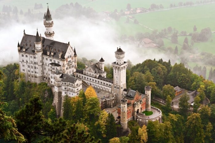 Neuschwanstein Castle: Castles in Germany