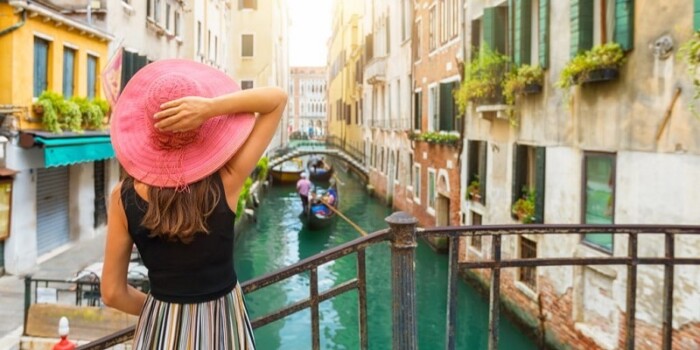 A girl tourist in Italy