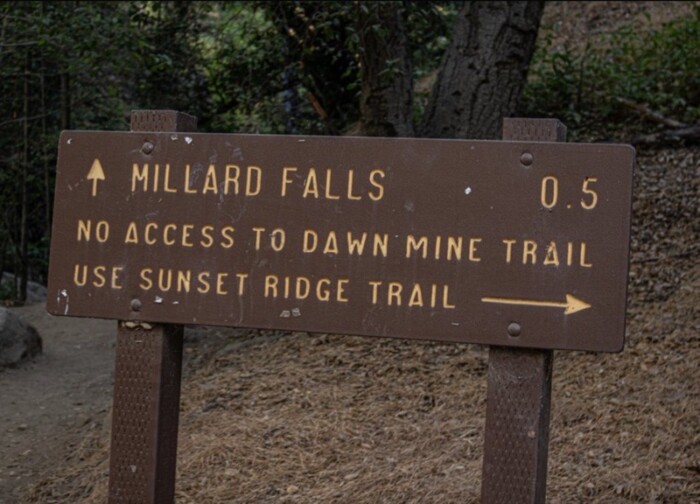 The sign to Millard Falls