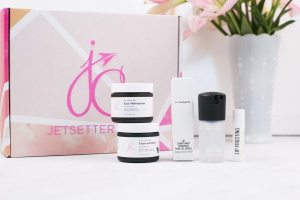 Jetsetter chic subscription box