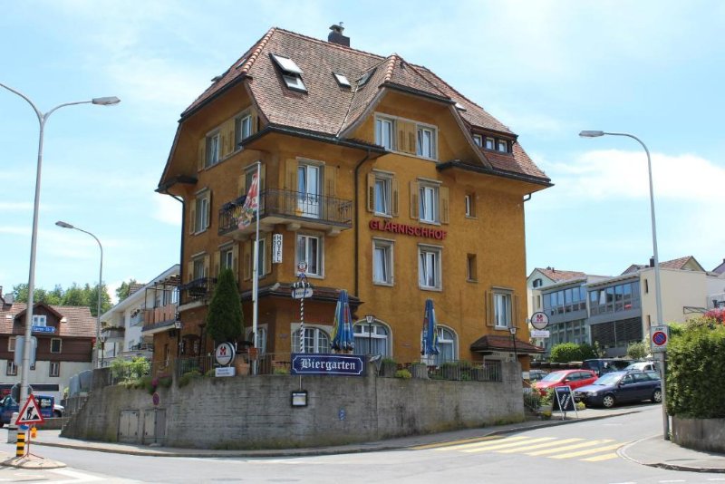 Hotel Glärnisch Hof Building