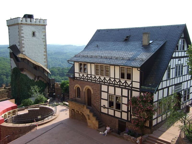 Wartburg Tower Mainhouse