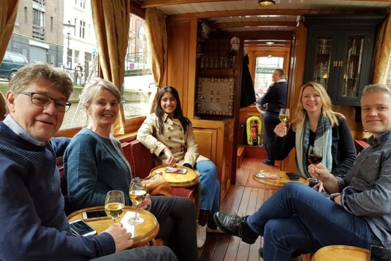 Amsterdam Tourists Food & Canal Tour