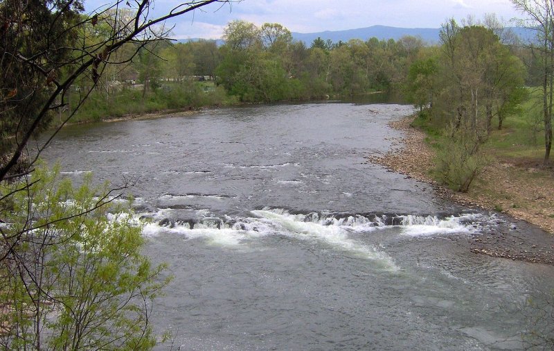 Camp at the Nolichucky River