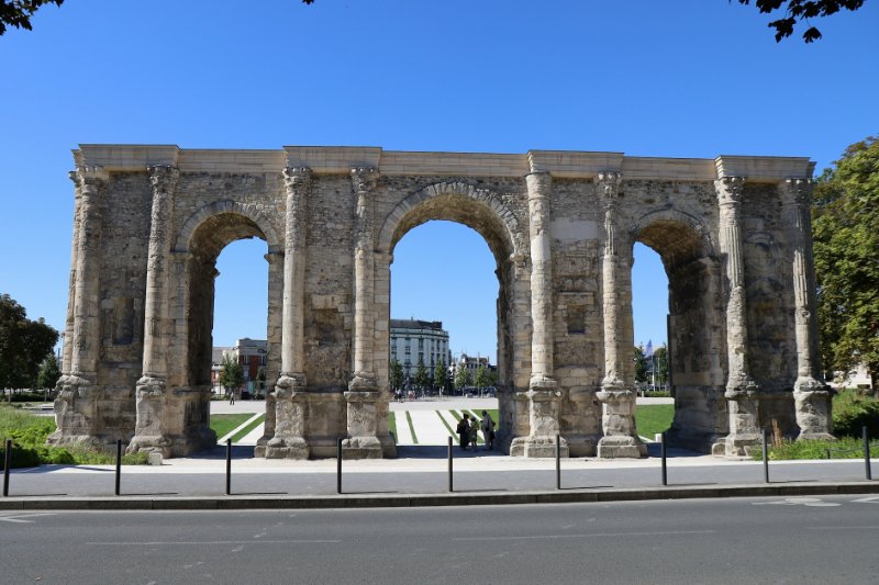 Porte de Mars Roman Arch, Reims