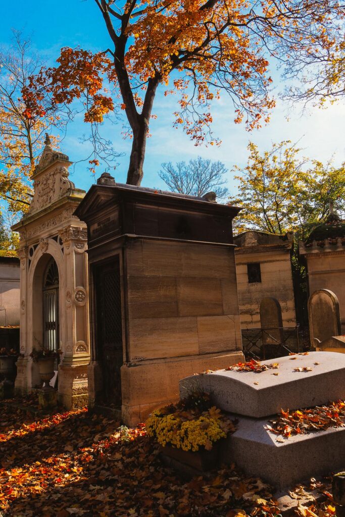 Autumn colors at Père-Lachaise Cemetery, Paris