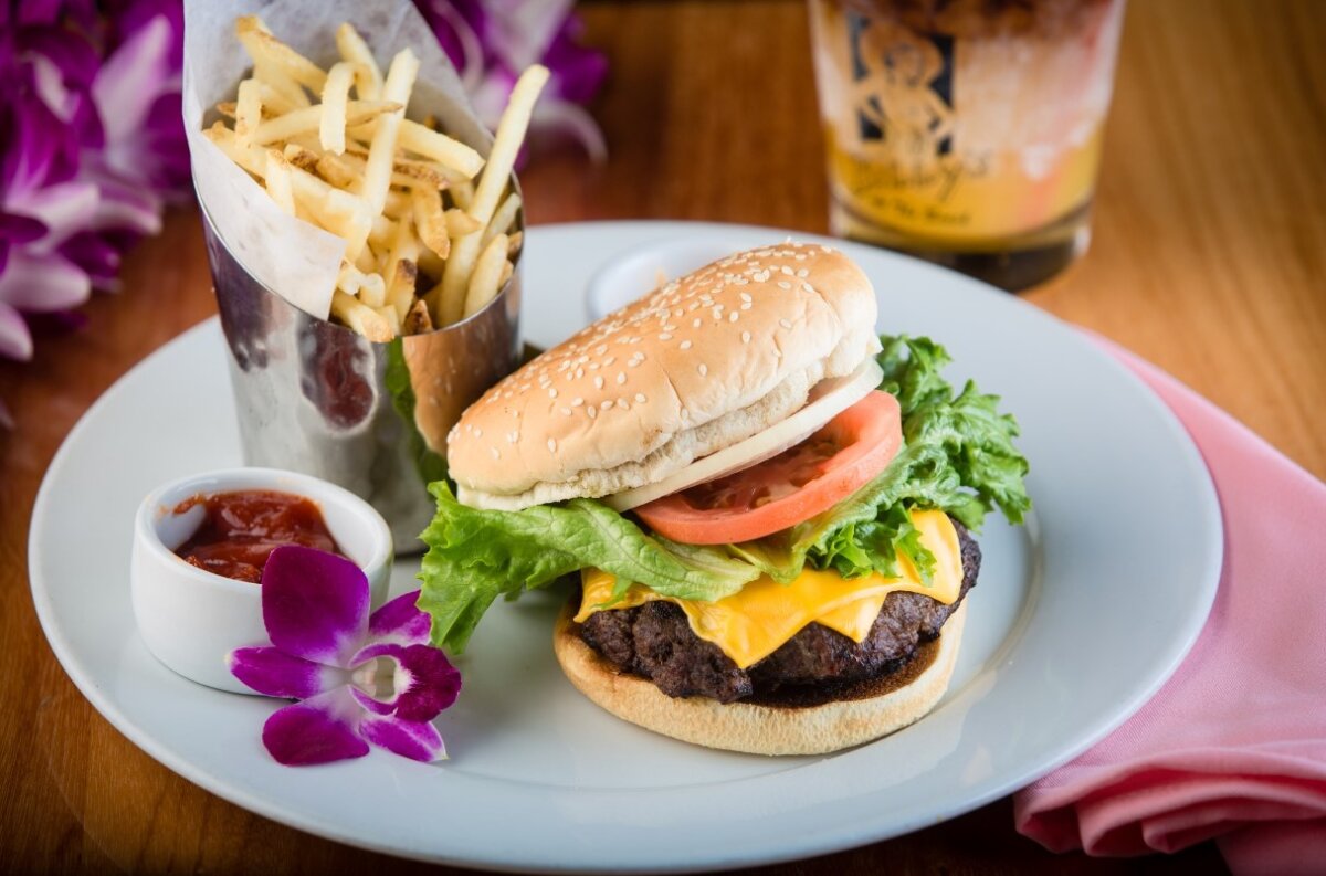 Burger at Billy's at the Beach