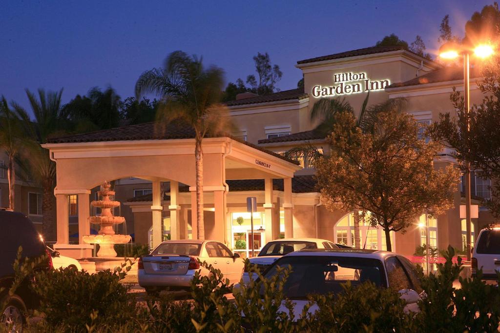 Hilton Garden Inn Calabasas building exterior