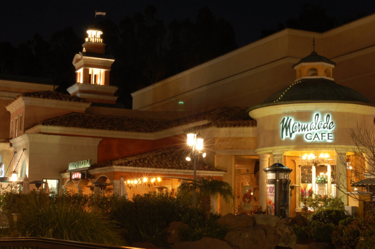 Exterior of Marmalade Cafe in  Calabasas