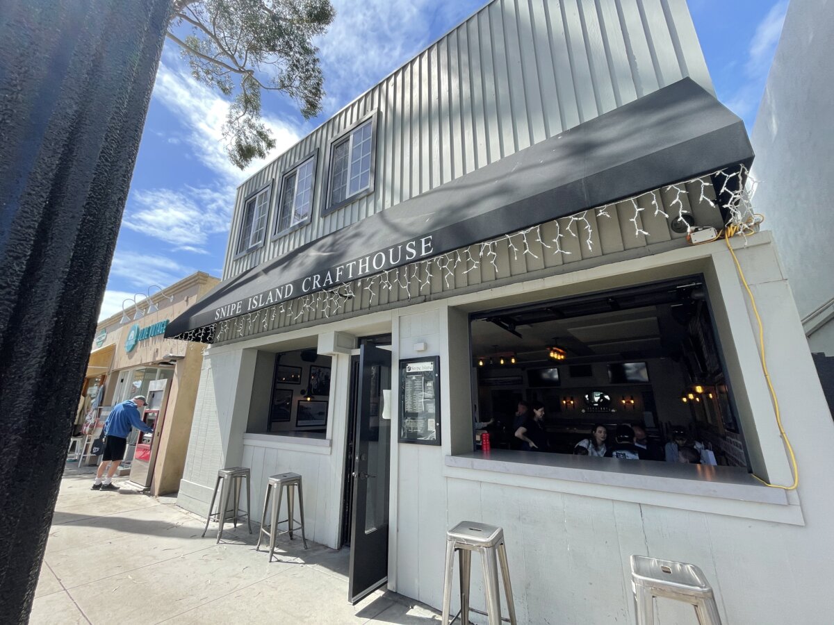 Snipe Island Crafthouse on Balboa Island, Newport Beach